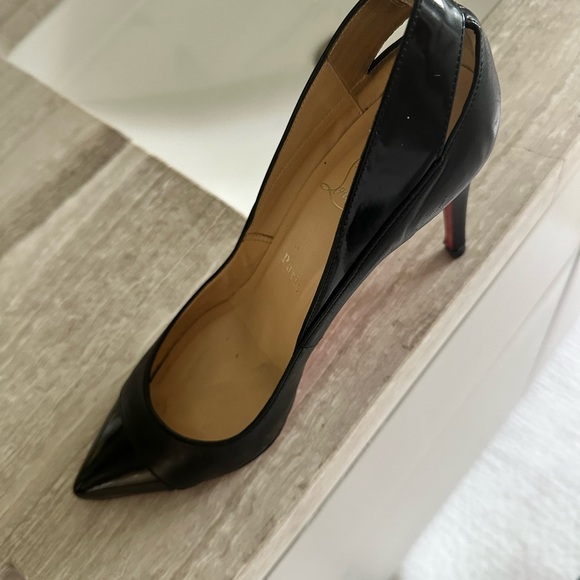 Louboutins black leather pumps - Picture 3 of 5